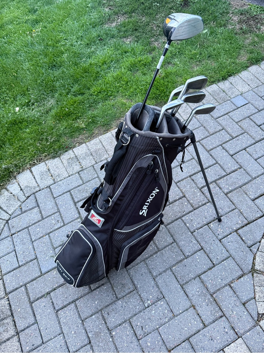 Golf Club Set w/ Srixon Stand Bag – Titleist, 6 Club Mixed Set Ogio Tech